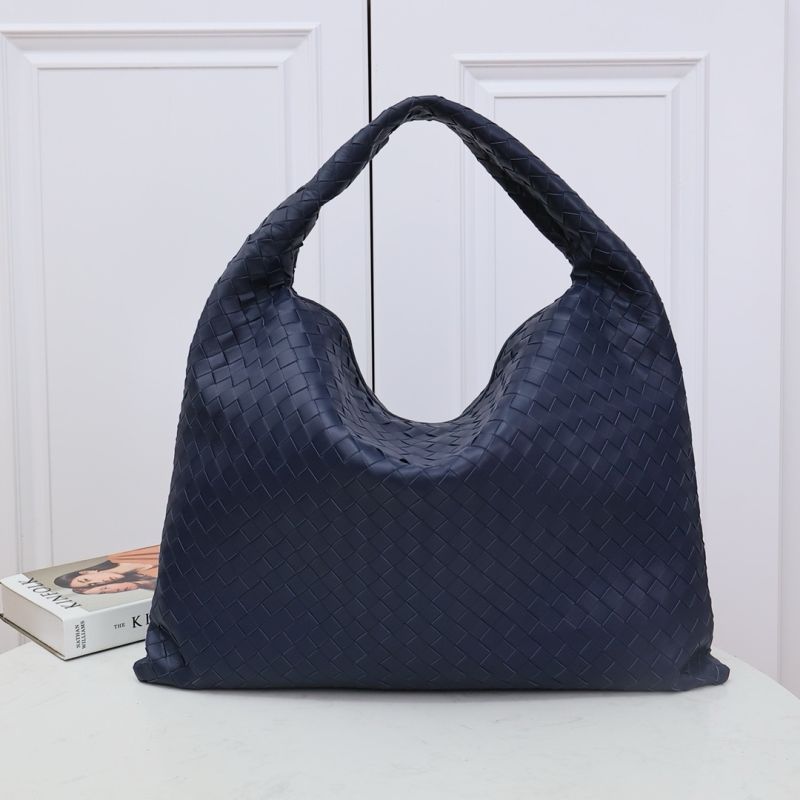 Bottega Veneta Large Hop Shoulder Bag-Navy blue