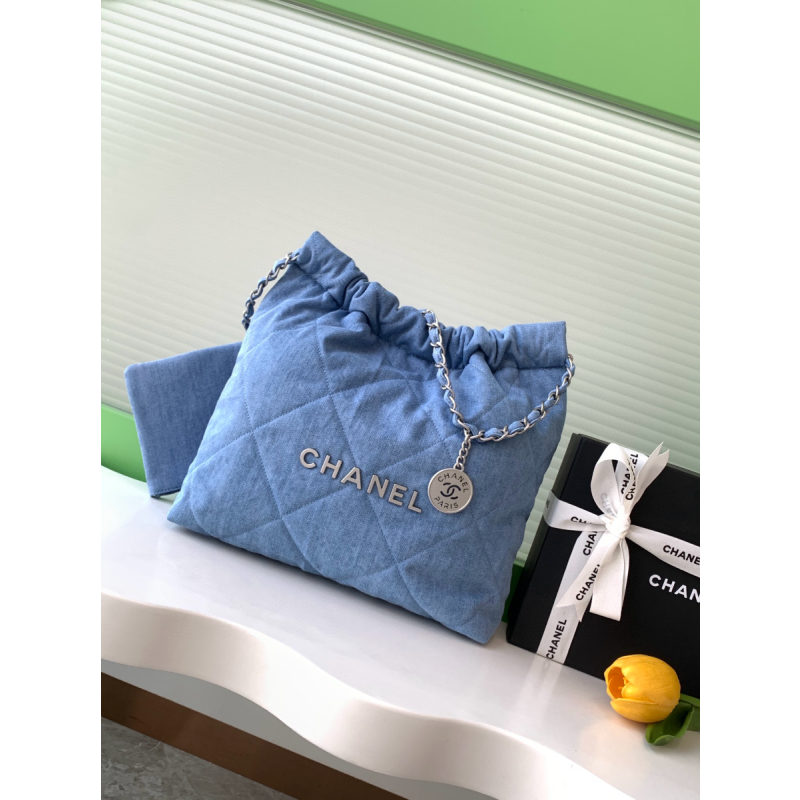 Chanel 22 Small Handbag-Blue denim 