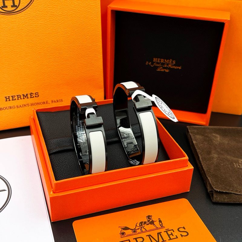 Hermes Clic Matte Bangle-White