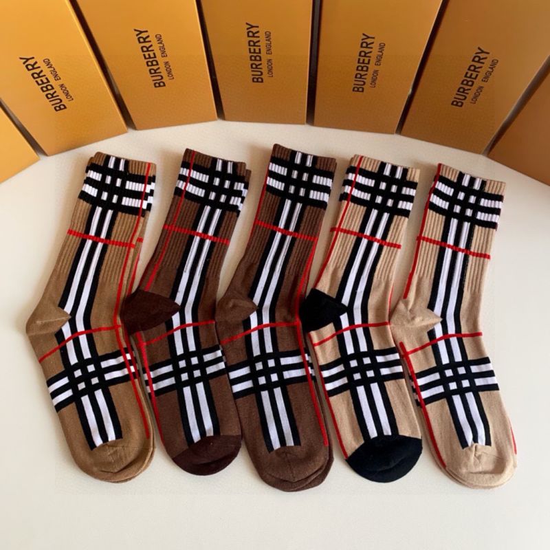 Burberry socks ( 5 pairs)